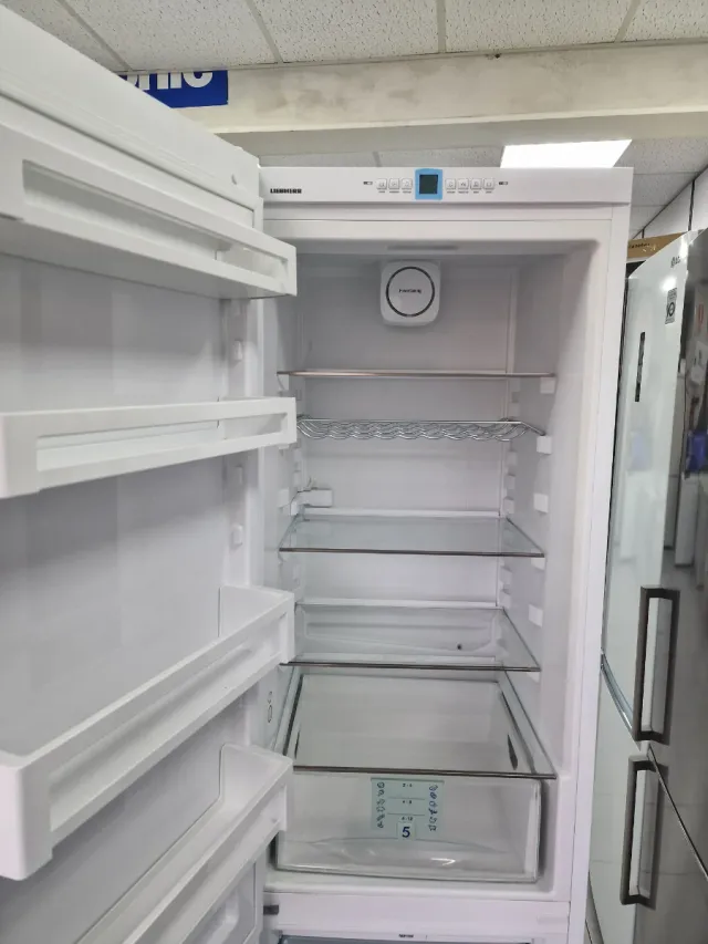 Nevera marca  Liebherr 2m x 60cm
