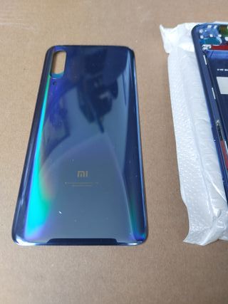 Nuovo kit schermo AMOLED e cover per Xiaomi Mi 9
