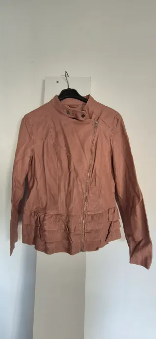 Cazadora polipiel rosa