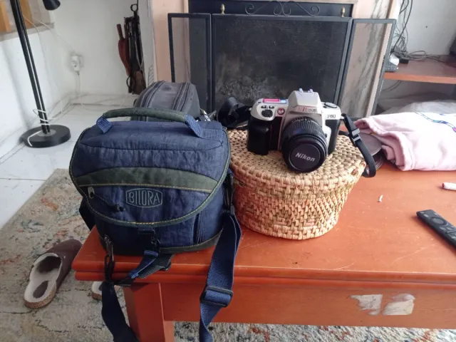 Cámara Nikon F60 + Bolso