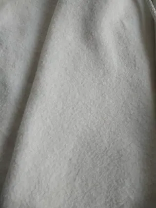 Capa Fallera Niña Blanca con forro polar.