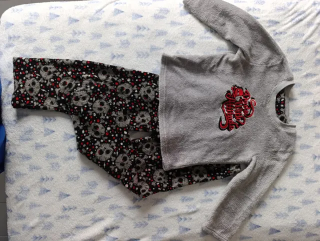 Pijama polar niño calaveras talla 7-8