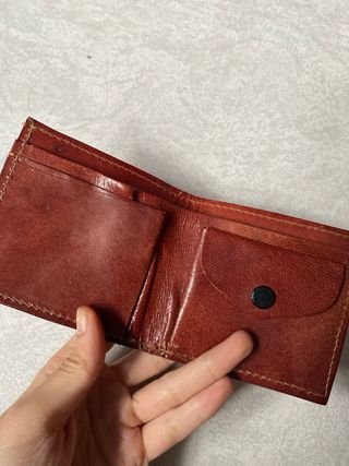 Billetera de piel artesanal con elefantes