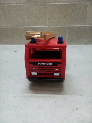 Camión de bomberos de madera