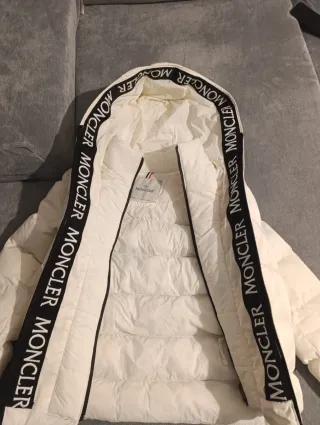 Chaqueta Moncler Blanca y Negra