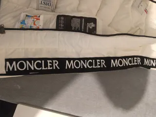 Chaqueta Moncler Blanca y Negra