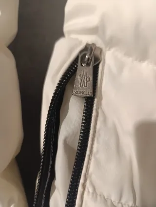 Chaqueta Moncler Blanca y Negra