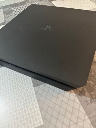 PlayStation 4 + 2 controller + giochi