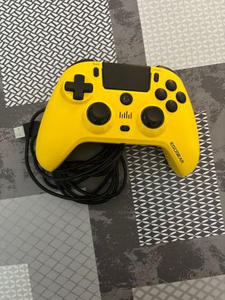 PlayStation 4 + 2 controller + giochi