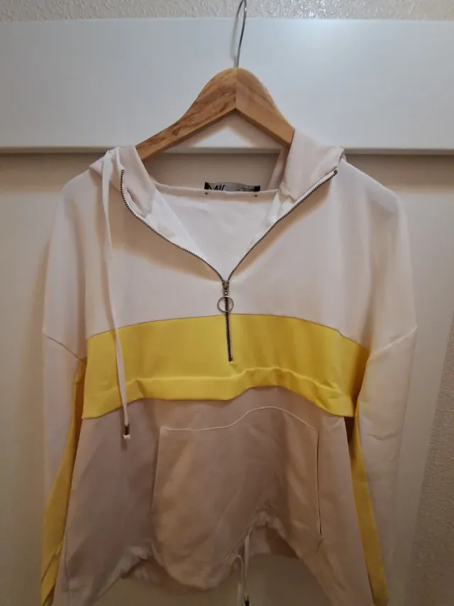 Sudadera fina Zara blanca y amarilla