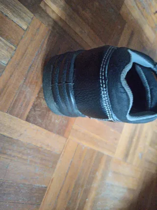 Zapatos de seguridad punta reforzada. Número 40.