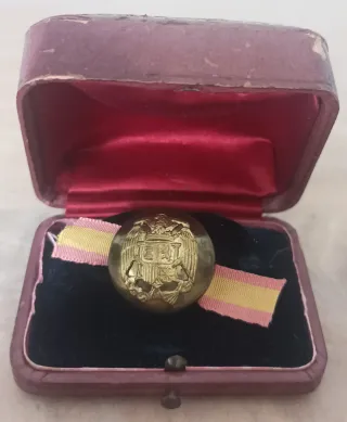 Antigua insignia ojal o botón águila años 40