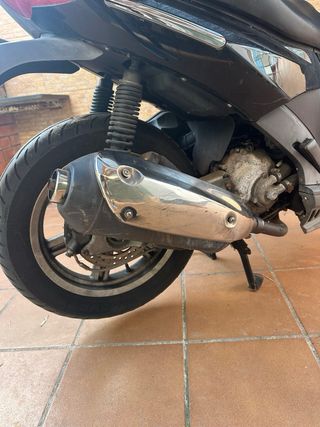 Moto Aprilia Sportcity 250 Negra