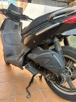 Moto Aprilia Sportcity 250 Negra