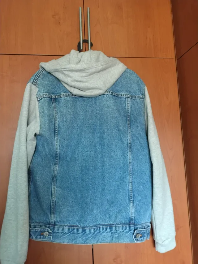 Chaqueta vaquera con capucha Primark