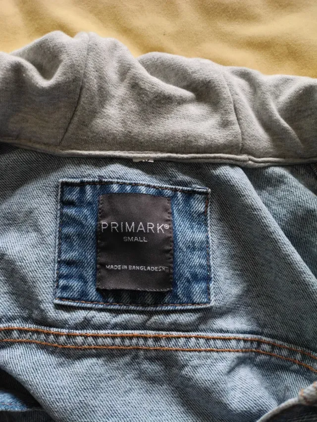 Chaqueta vaquera con capucha Primark