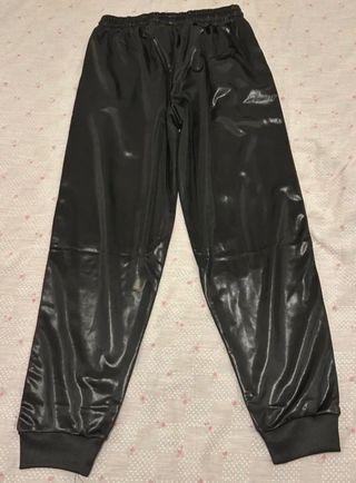 Chándal Supreme Negro y Rojo