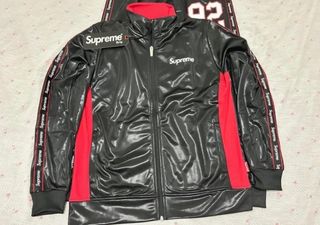 Chándal Supreme Negro y Rojo