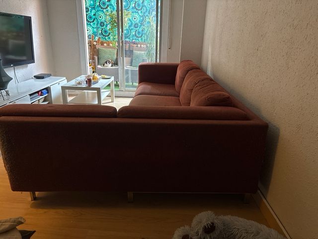 Sofá modular lila está nuevo menos las esquinas