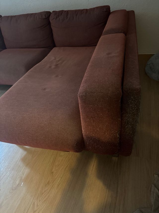 Sofá modular lila está nuevo menos las esquinas