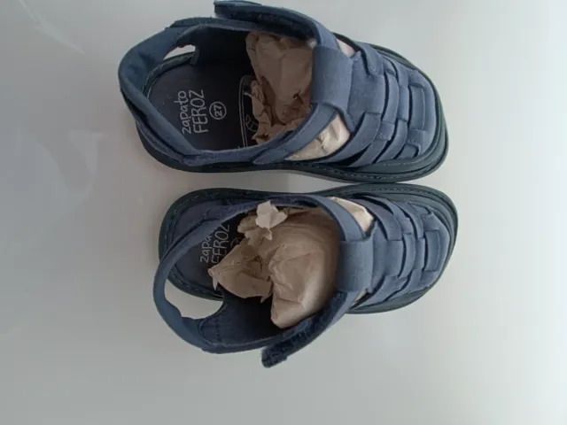 Sandalias respetuosas. Zapato Feroz. 27.