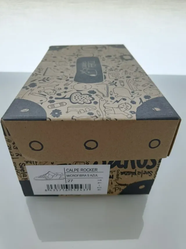 Sandalias respetuosas. Zapato Feroz. 27.