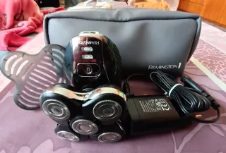 Afeitadora con 5 cabezales, cuchillas Dual Track.