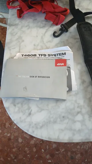 Bolsas de moto Givi...cubre deposito..etc.con .