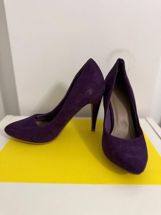 Zapatos de tacón morados