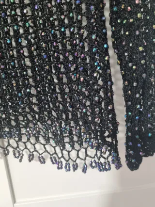 BLUSA NEGRA CON PEDRERÍA