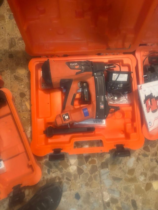 Pistola de clavos Pulsa SPIT