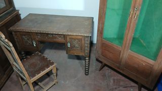 Muebles antiguos madera y cristal