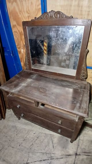 Muebles antiguos madera y cristal