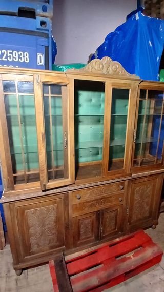 Muebles antiguos madera y cristal
