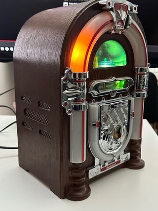 Mini Jukebox Retro con Radio, Cassette y Luces
