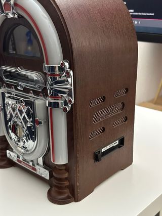 Mini Jukebox Retro con Radio, Cassette y Luces