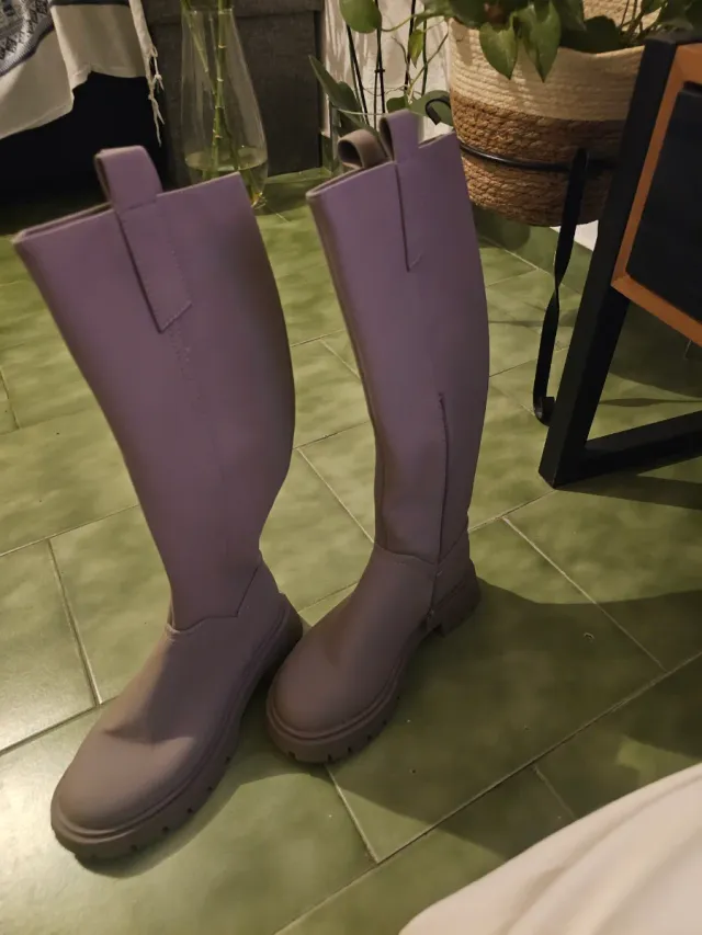 Botas altas grises verdosas