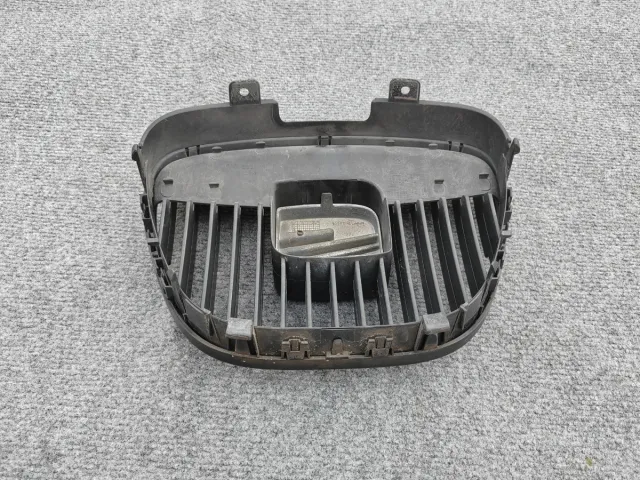 Rejilla frontal seat ibiza 6L
