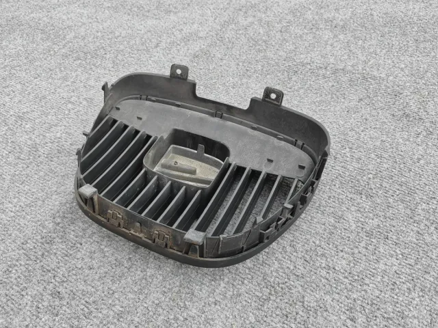 Rejilla frontal seat ibiza 6L