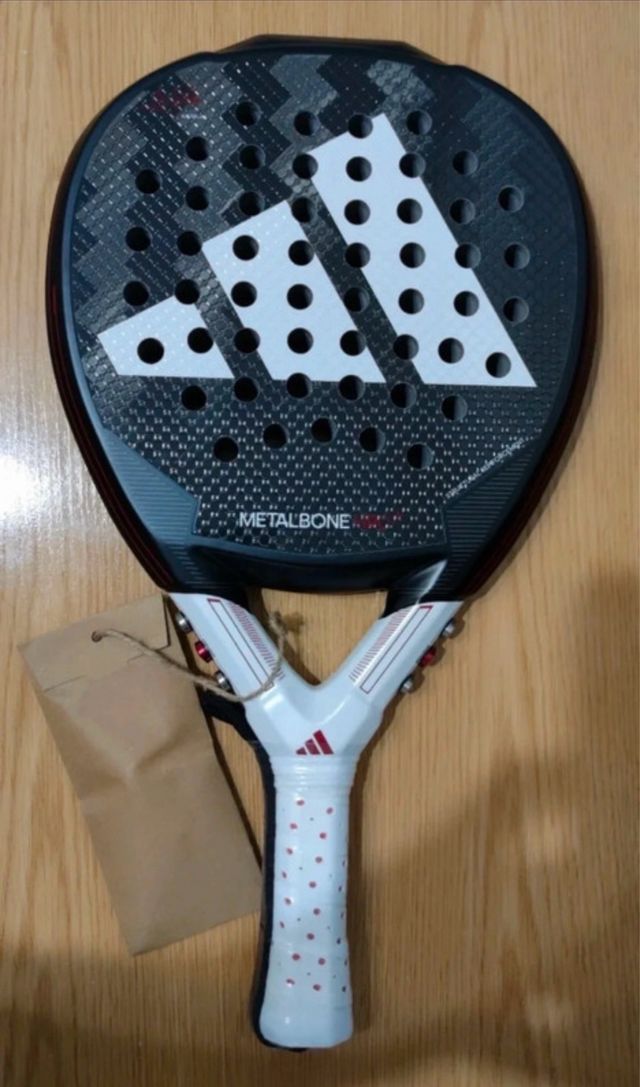 Pala Pádel Adidas Metalbone HRD+ Ale Galán 2024