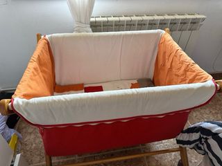 Moisés de madera y tela