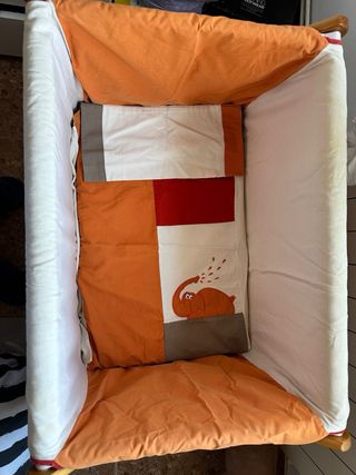 Moisés de madera y tela