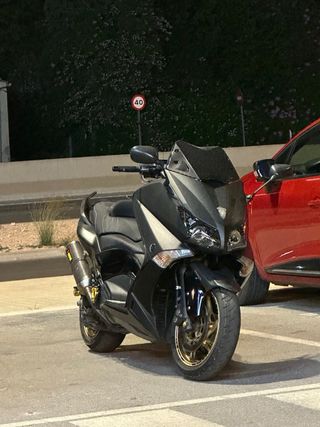 Yamaha TMAX 530 black Max Abs  .