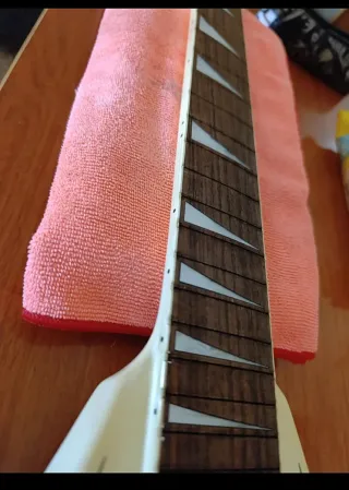 Servicio de Luthier para Guitarra y Bajo