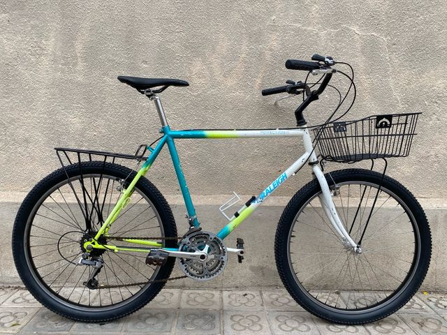 Bicicleta Raleigh Vintage con Cesta