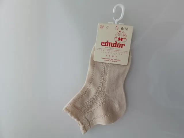Calcetines Cóndor.Talla 6/12 meses. Beige
