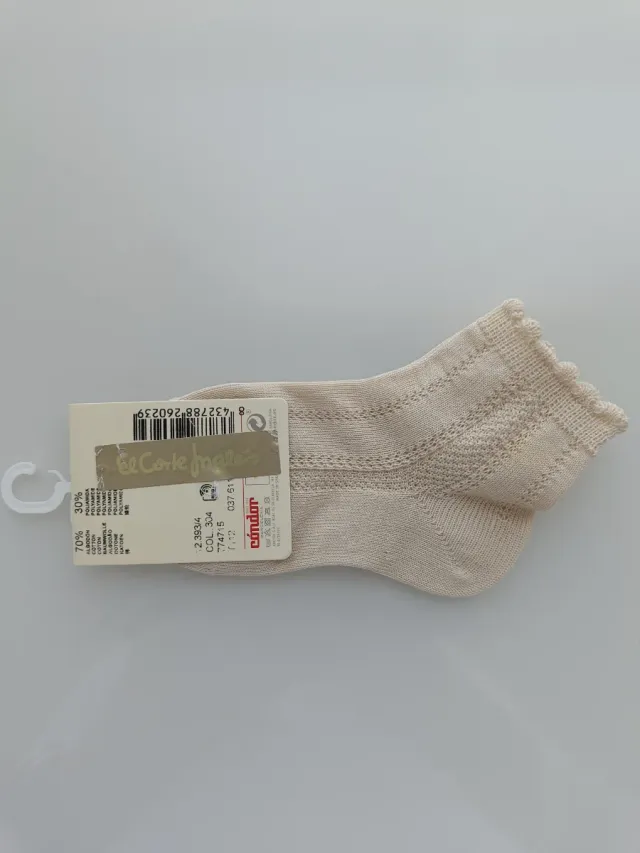 Calcetines Cóndor.Talla 6/12 meses. Beige