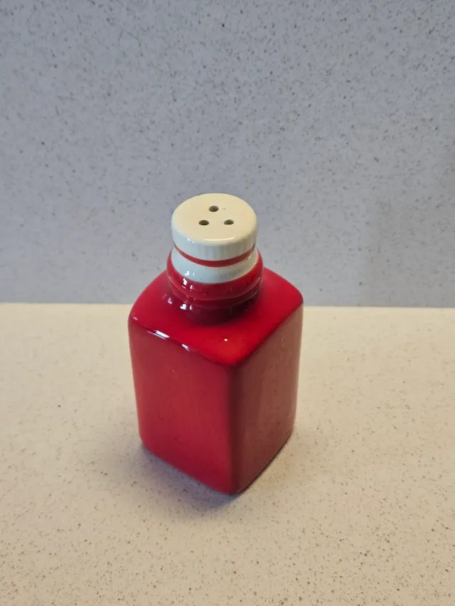 Salero o pimentero ketchup