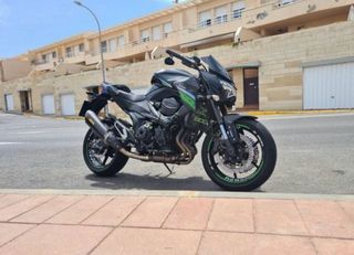Kawasaki Z800 Negra y Verde