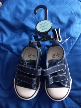 Sapatilhas de criança novas tam. 20/21